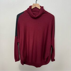 Lole Wine Burgundy Color Block Turtleneck Sweater Split Hem Tunic Size Small